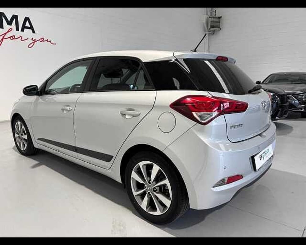 Hyundai i20 Coupé usata a Milano (5)