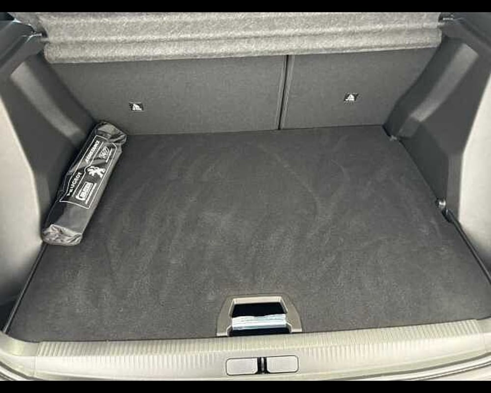 Peugeot 2008 usata a Milano (11)