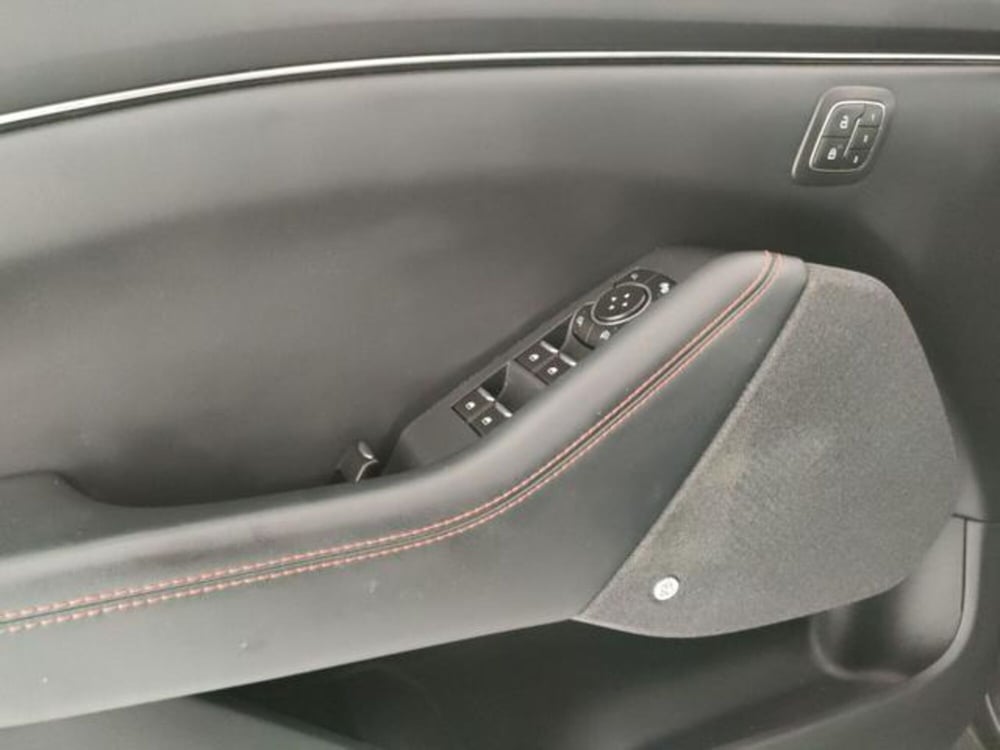 Ford Mustang Mach-E usata a Modena (11)