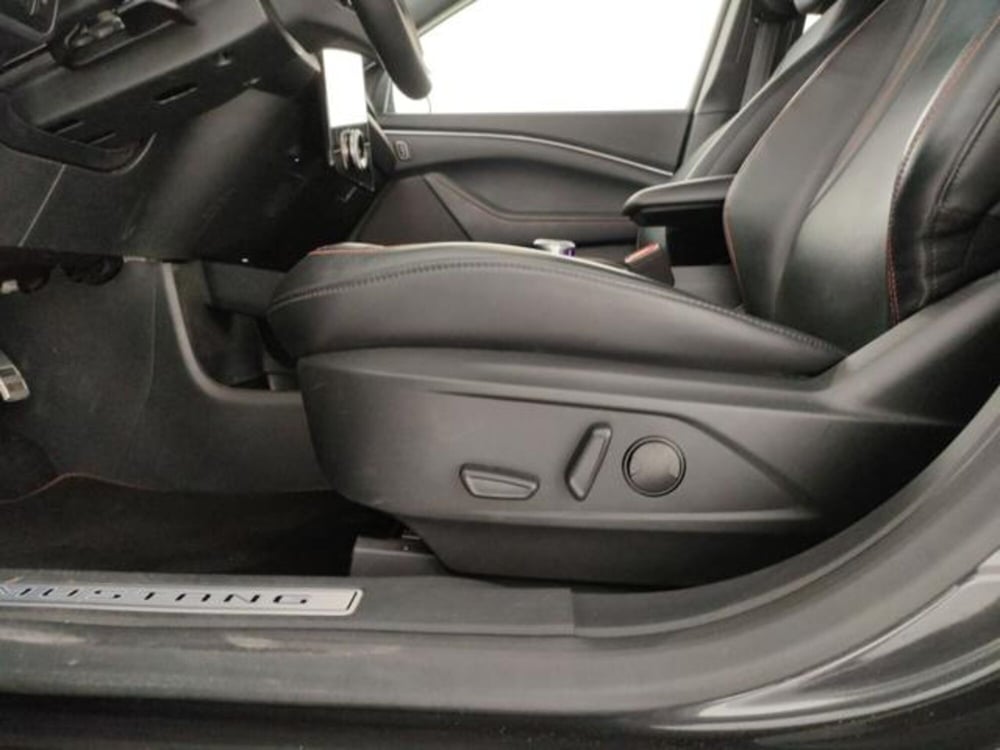 Ford Mustang Mach-E usata a Modena (14)
