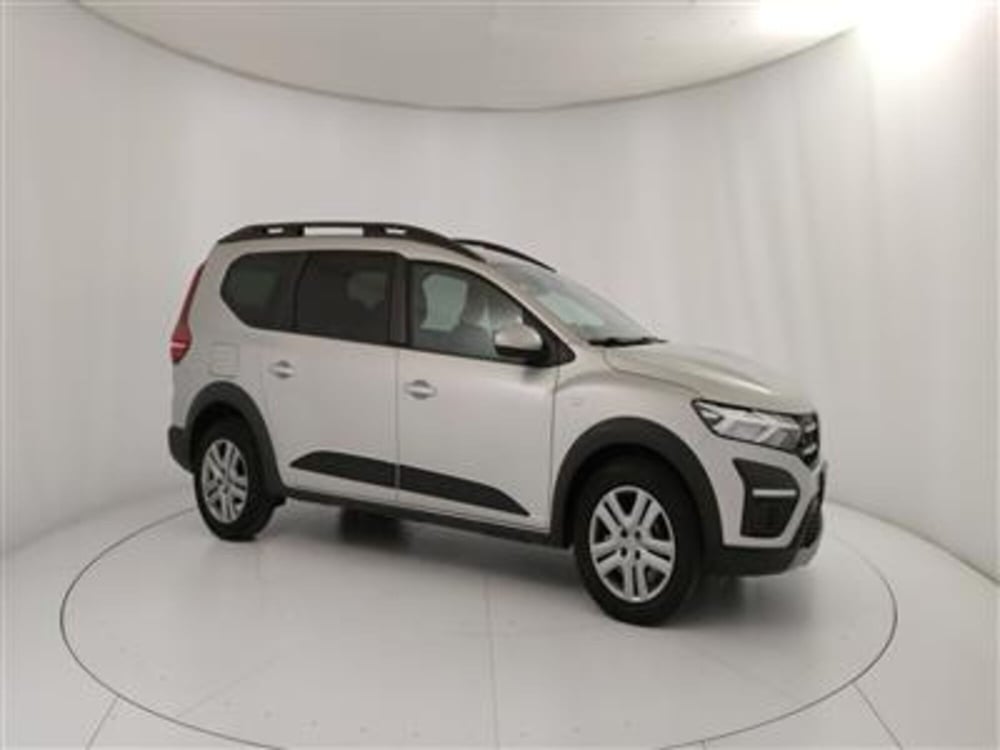 Dacia Jogger usata a Bari (10)