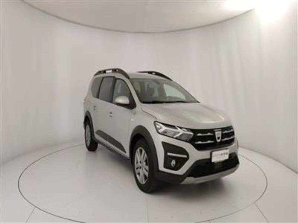 Dacia Jogger usata a Bari (11)