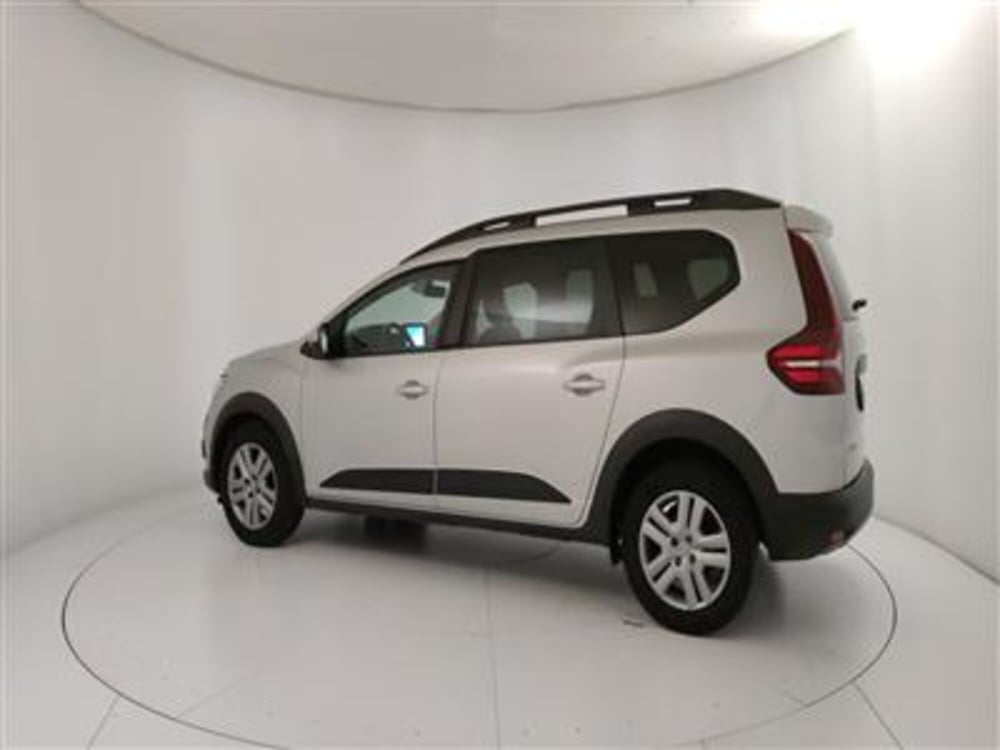 Dacia Jogger usata a Bari (4)