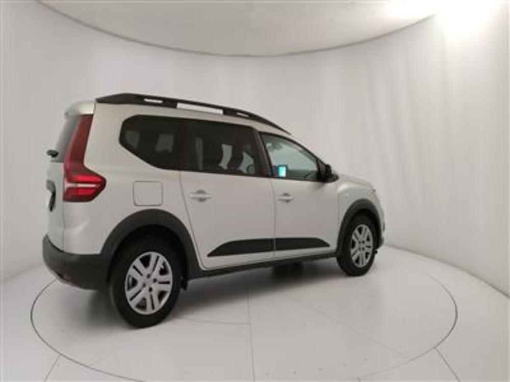 Dacia Jogger usata a Bari (8)