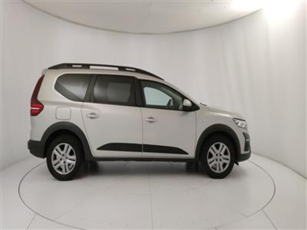 Dacia Jogger usata a Bari (9)