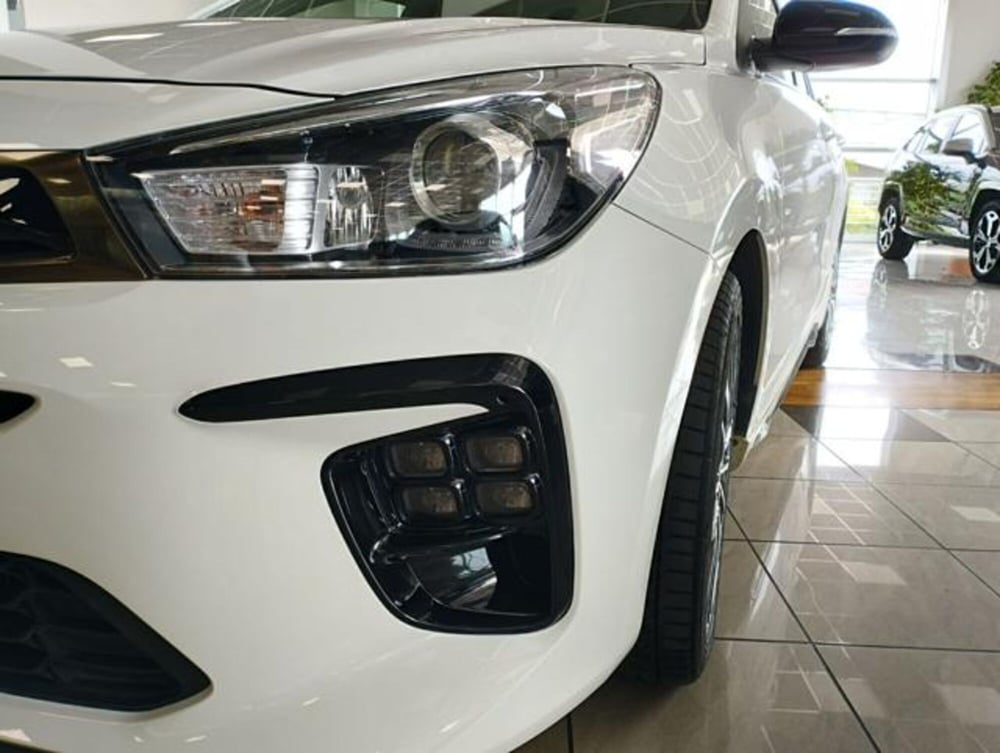 Kia Rio usata a Varese (9)