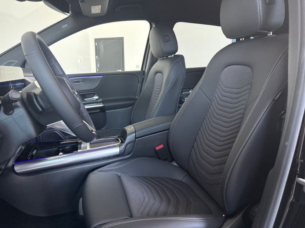 Mercedes-Benz Classe B nuova a Rimini (14)