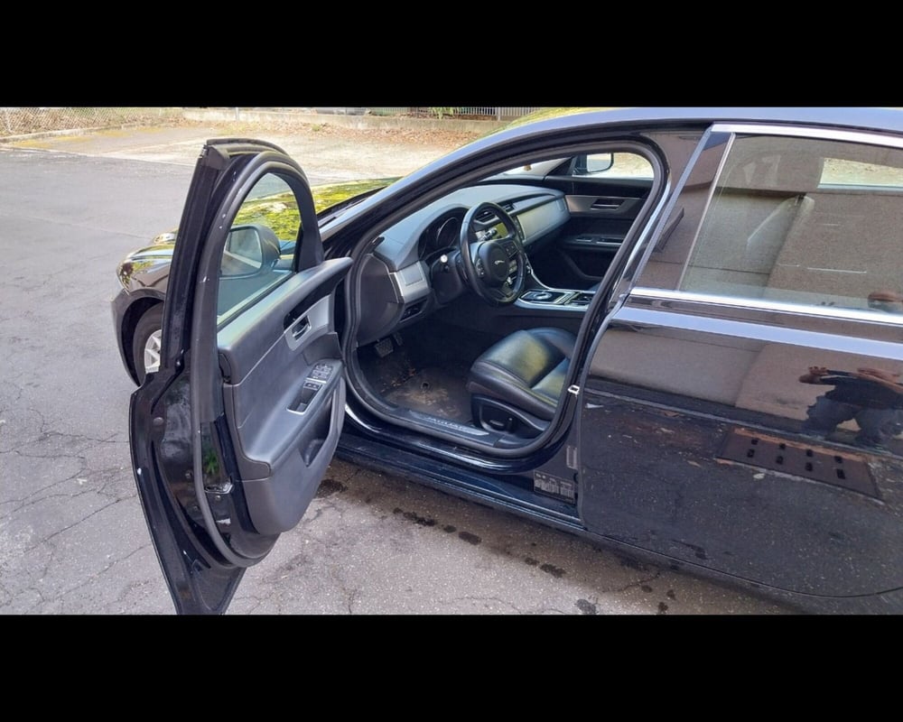Jaguar XF usata a Forlì-Cesena (16)