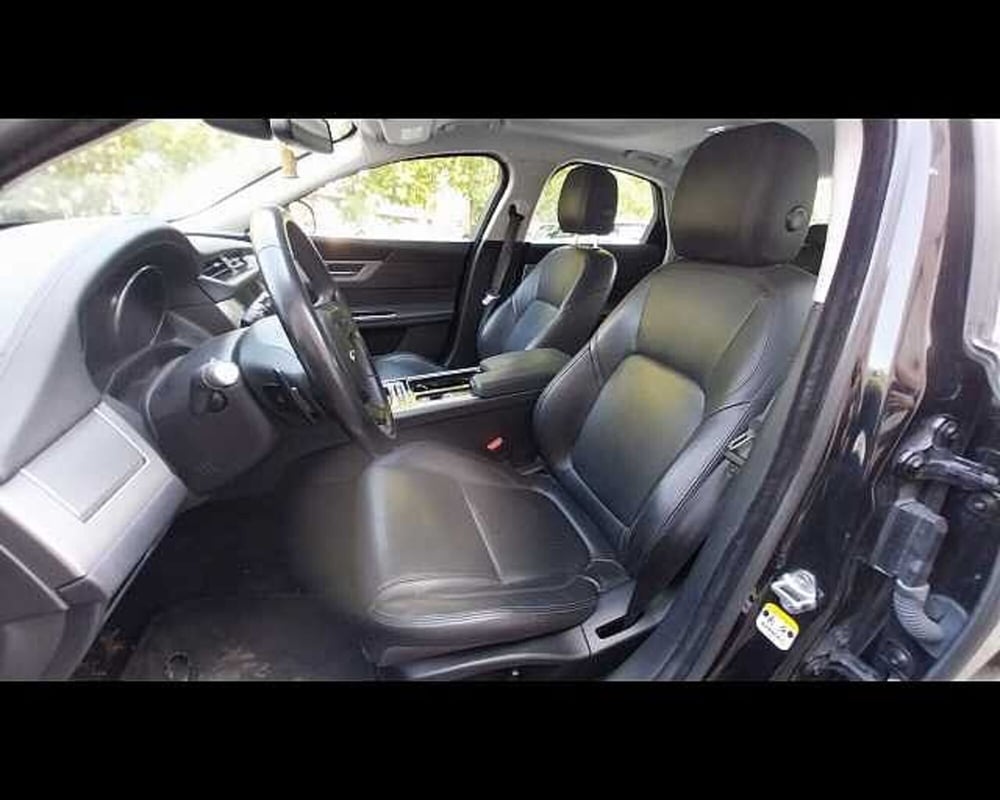 Jaguar XF usata a Ravenna (17)