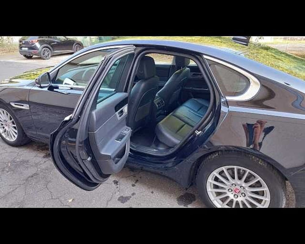 Jaguar XF usata a Ravenna (18)