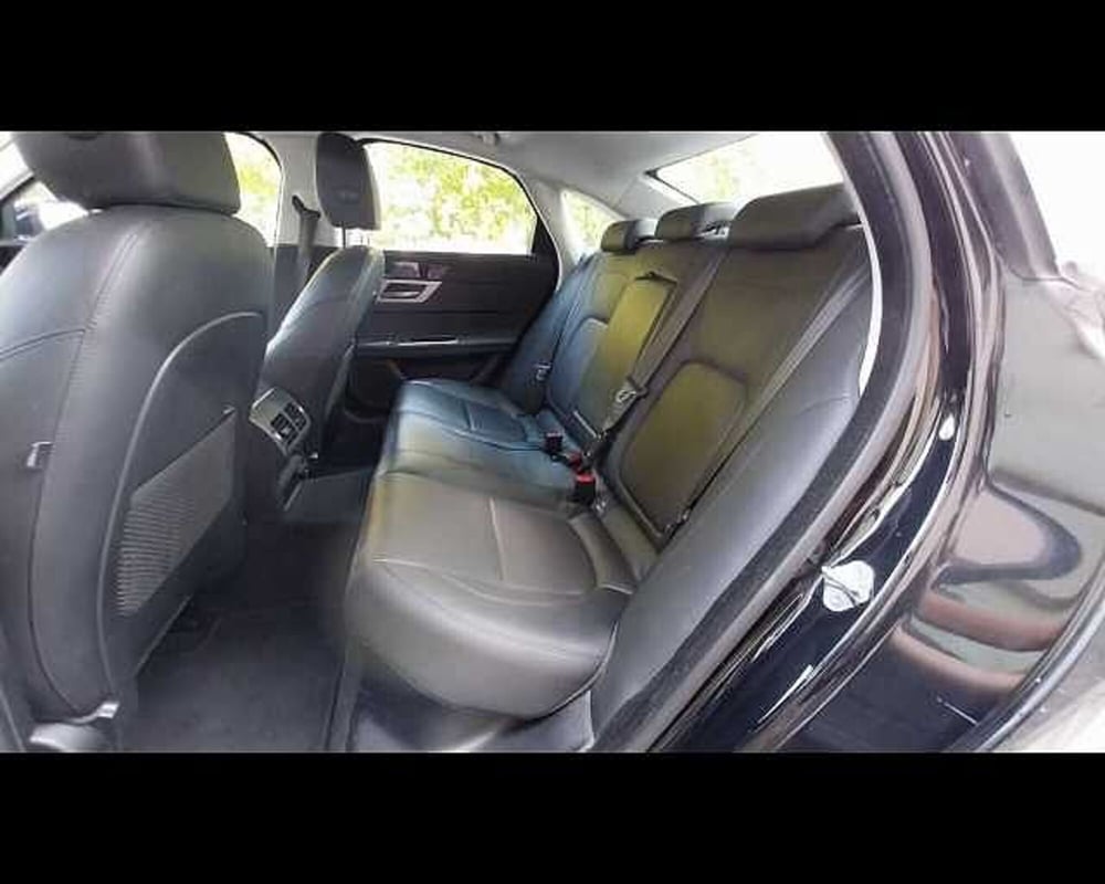 Jaguar XF usata a Ravenna (19)