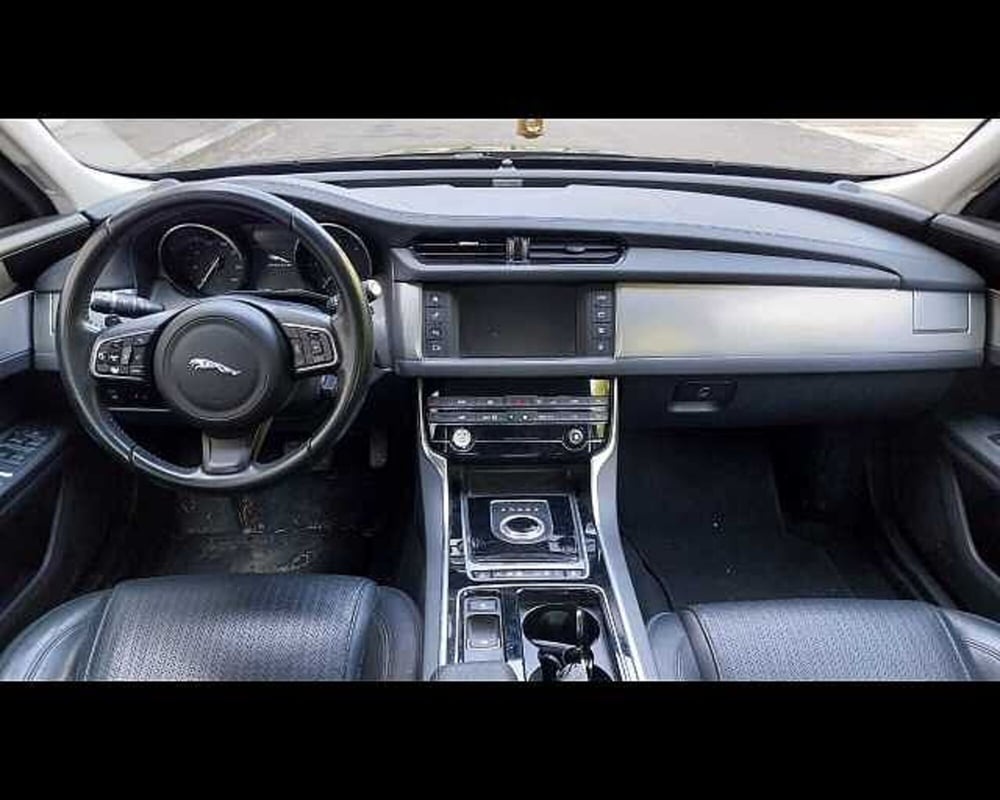 Jaguar XF usata a Ravenna (8)