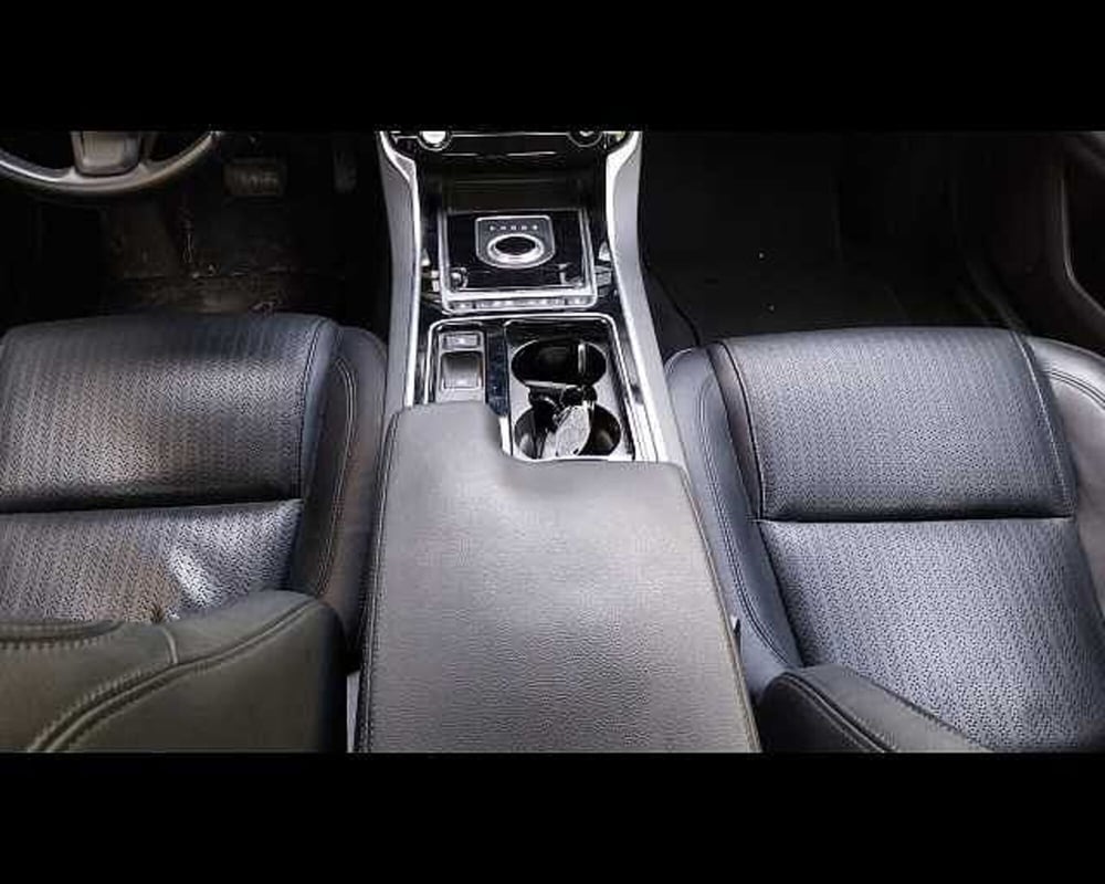 Jaguar XF usata a Ravenna (9)