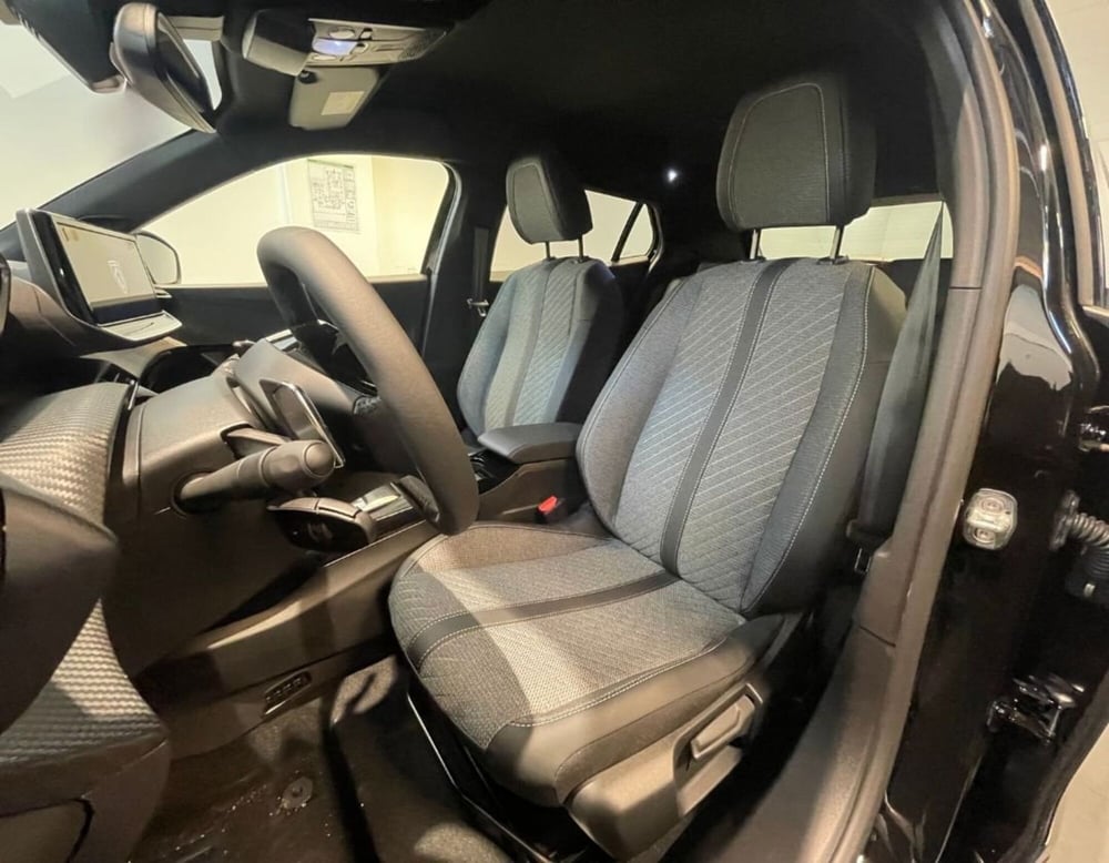 Peugeot 2008 nuova a Ferrara (12)