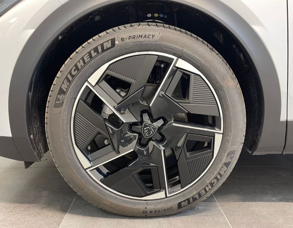 Peugeot 408 nuova a Ferrara (14)