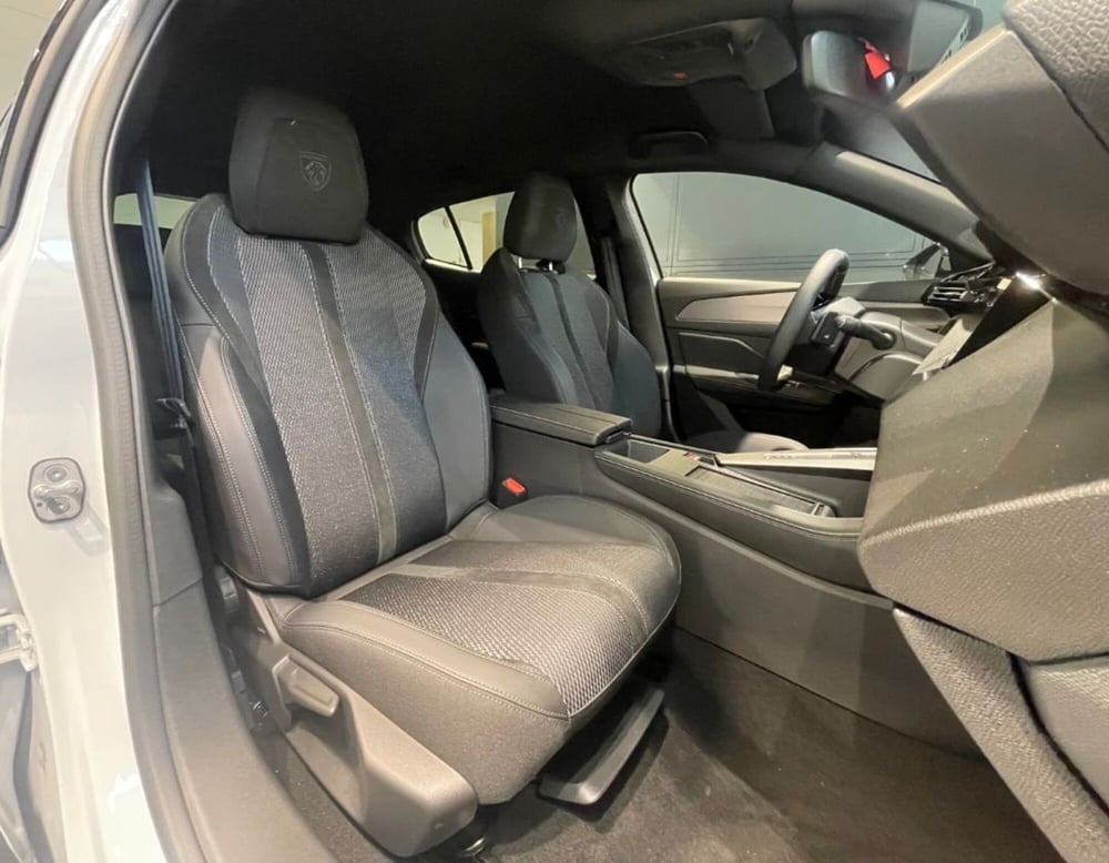Peugeot 408 nuova a Ferrara (5)