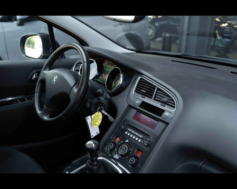 Peugeot 5008 usata a Treviso (13)