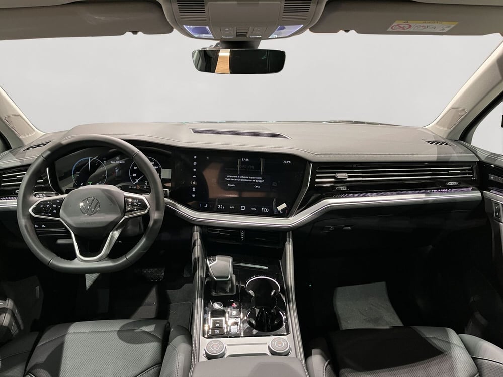 Volkswagen Touareg nuova a Padova (11)