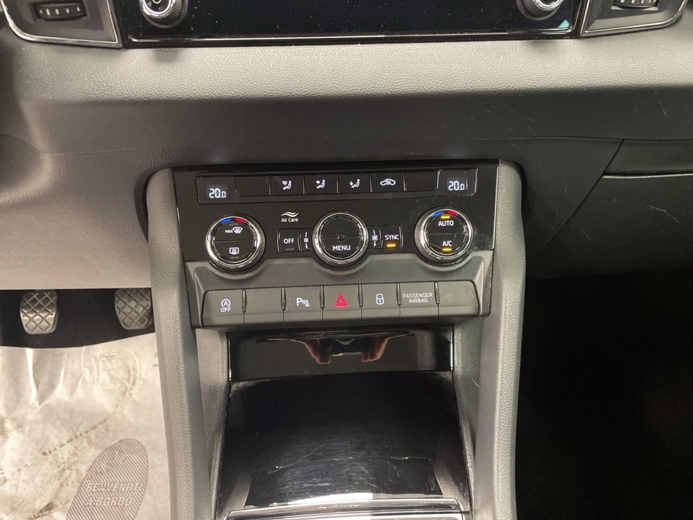 Skoda Karoq usata a Varese (17)