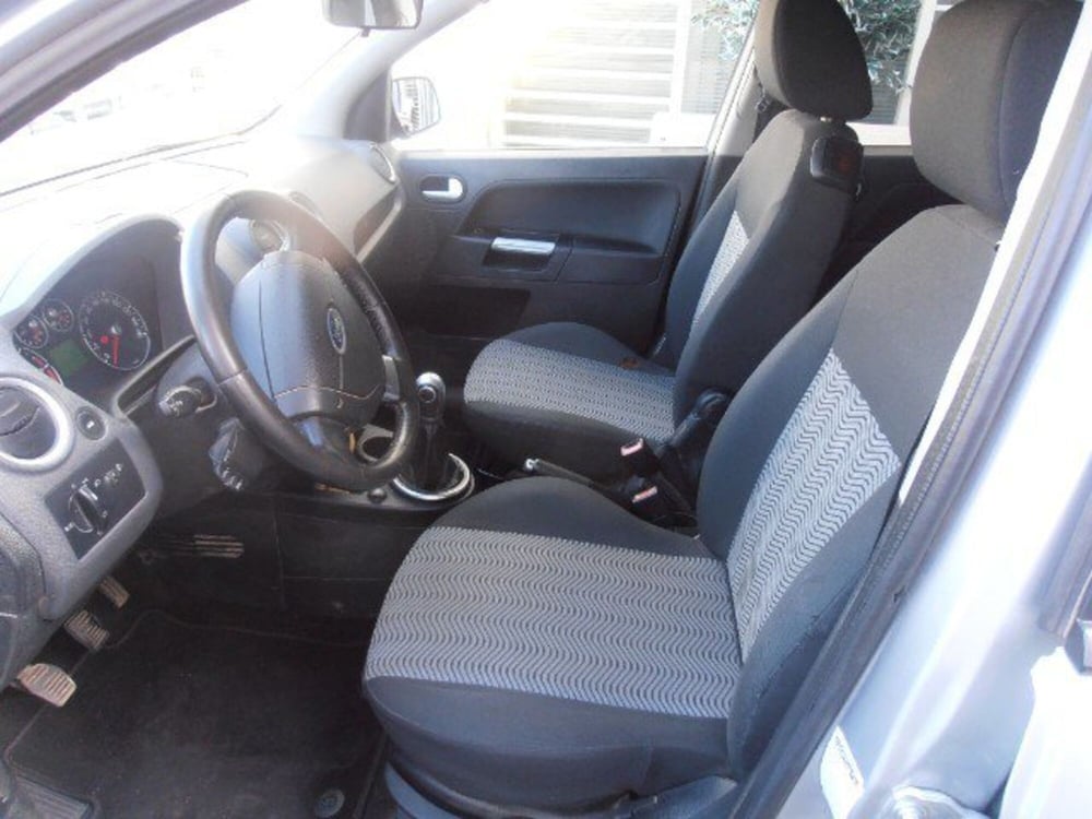 Peugeot 208 usata a Livorno (7)