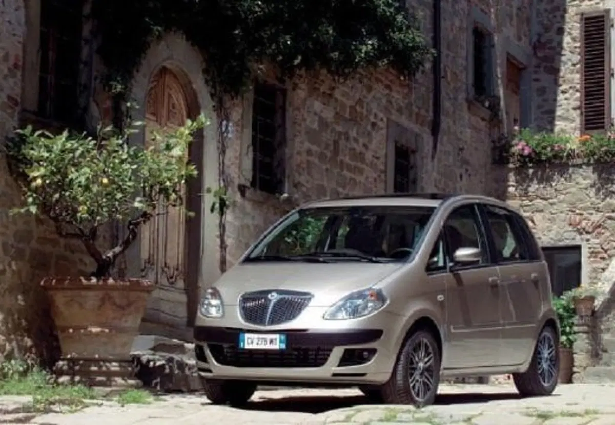 Lancia Musa usata a Cosenza