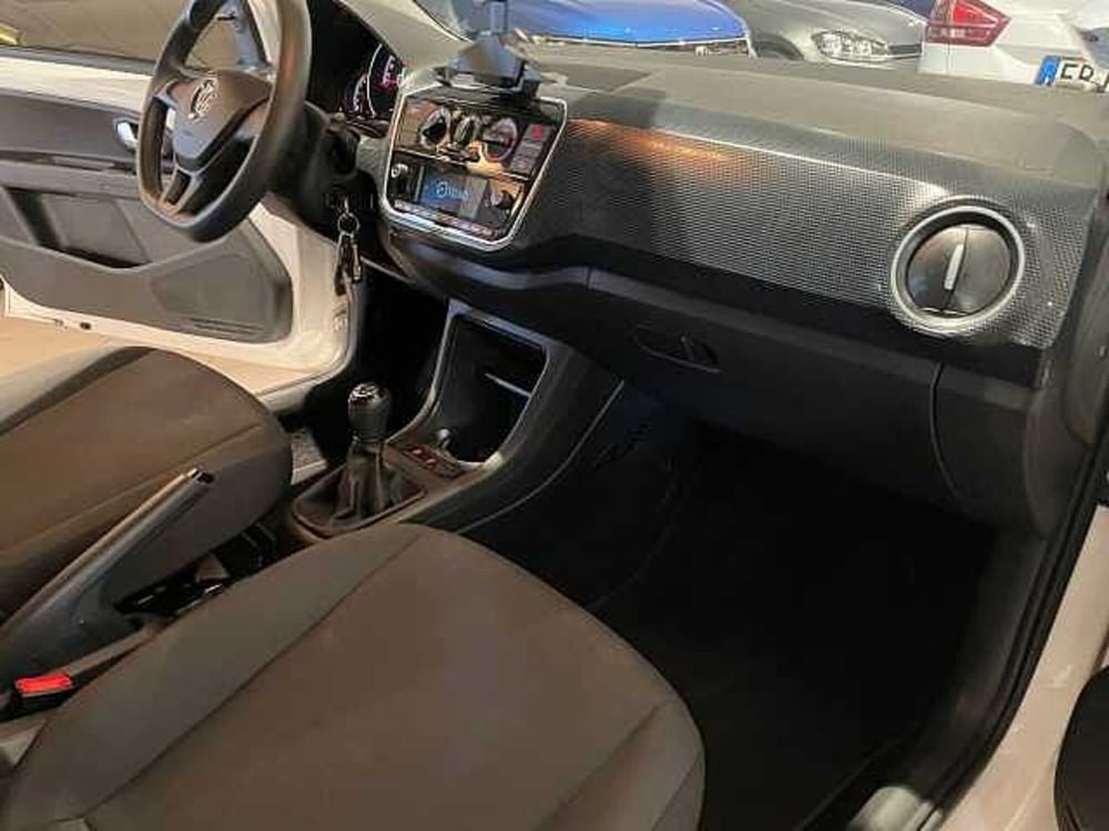 Volkswagen up! usata a Genova (10)