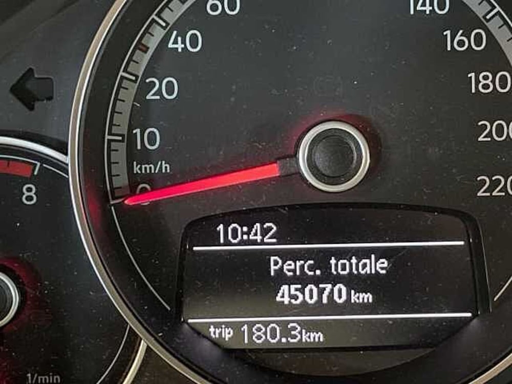 Volkswagen up! usata a Genova (12)
