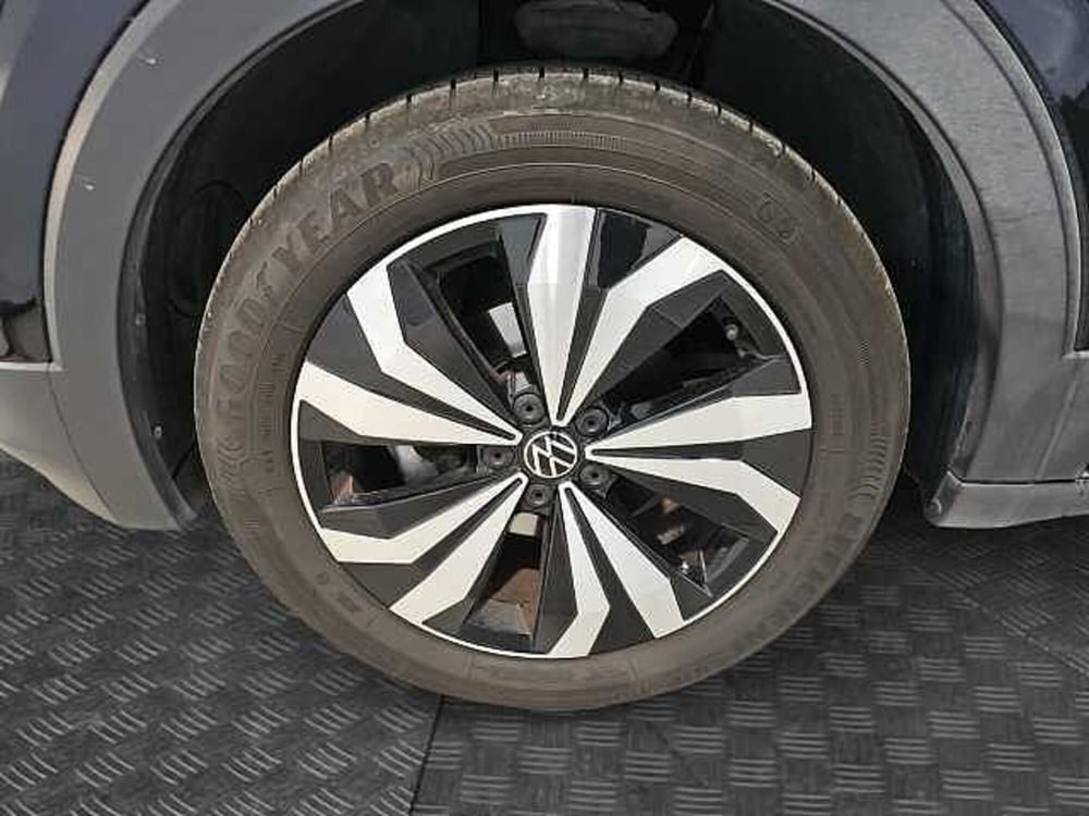 Volkswagen T-Cross usata a Lecco (14)
