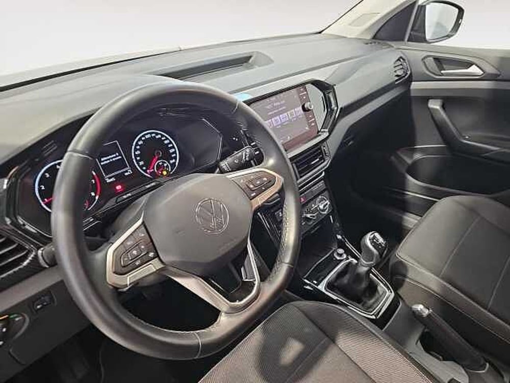Volkswagen T-Cross usata a Lecco (15)