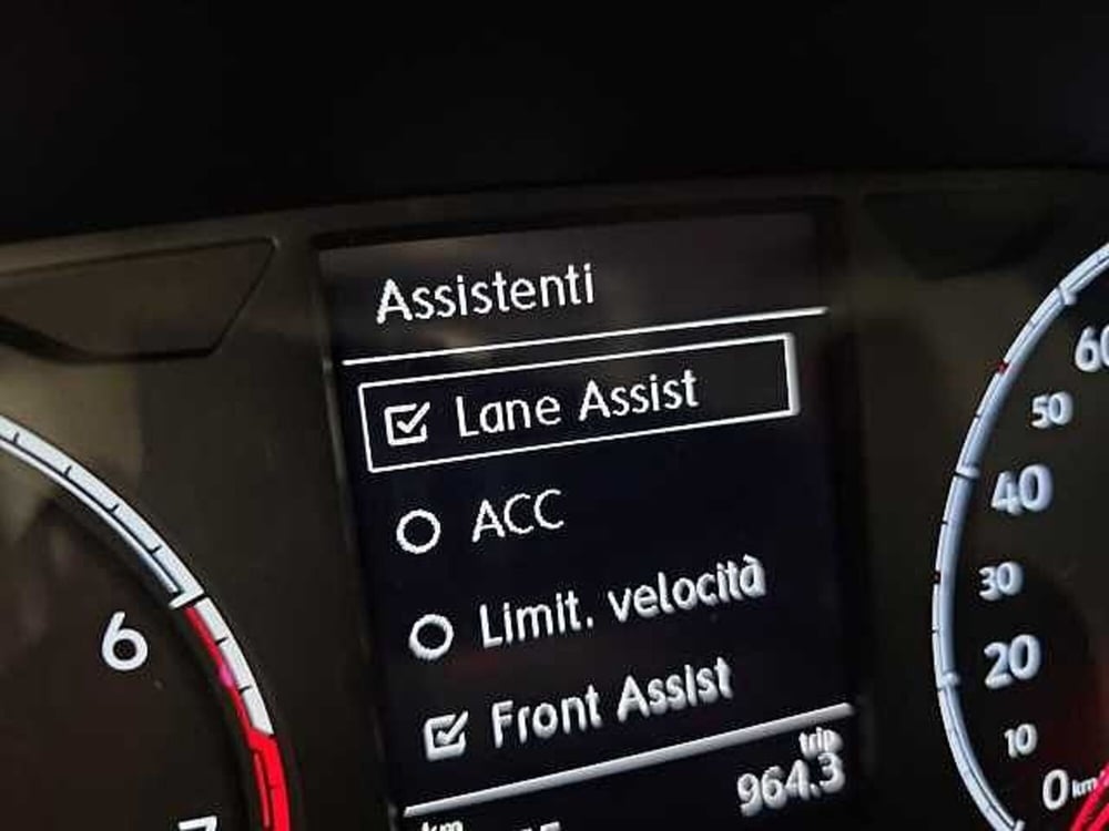 Volkswagen T-Cross usata a Lecco (17)