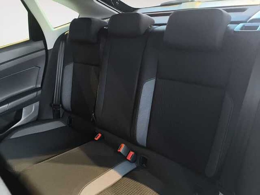 Volkswagen Taigo nuova a Lecco (13)