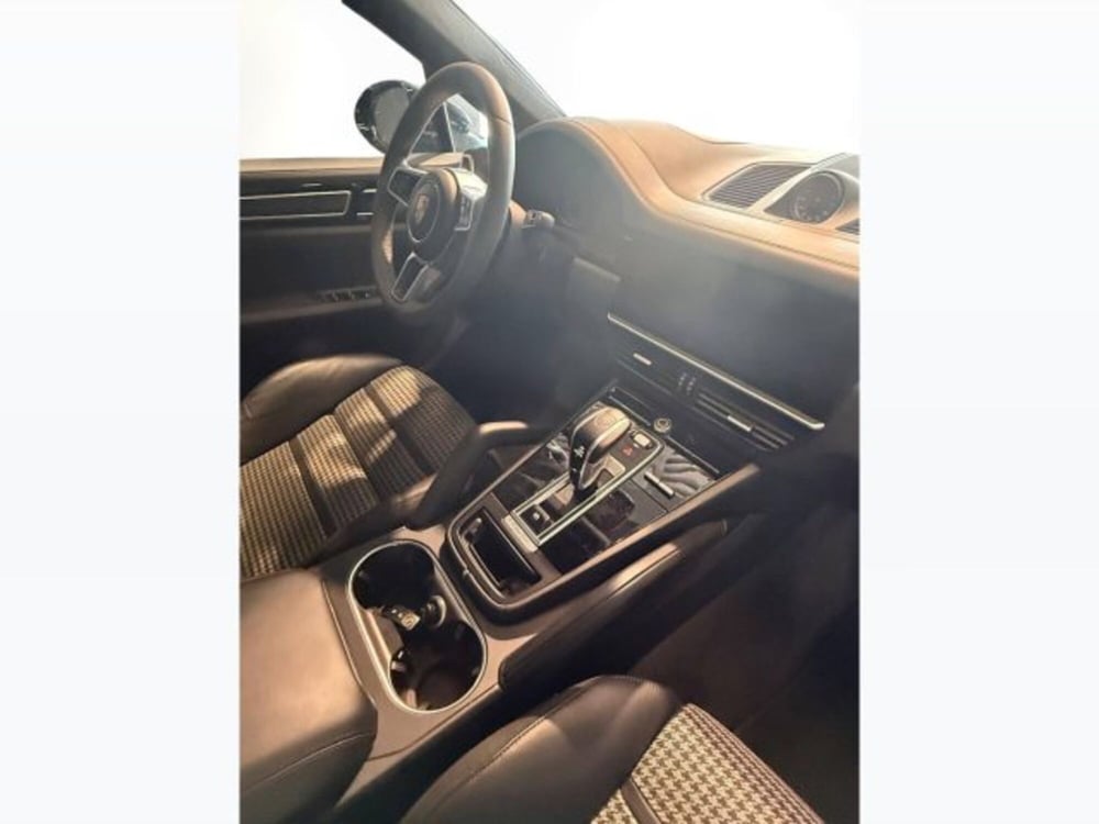 Porsche Cayenne usata a Teramo (12)