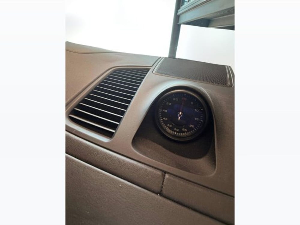 Porsche Cayenne usata a Teramo (17)