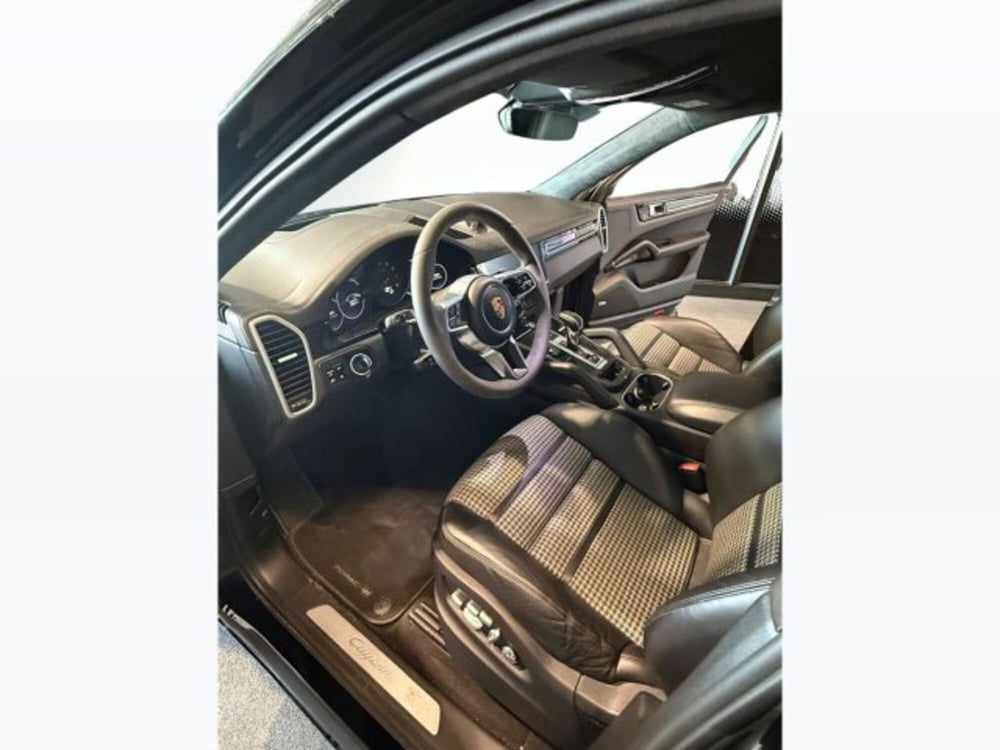 Porsche Cayenne usata a Teramo (8)