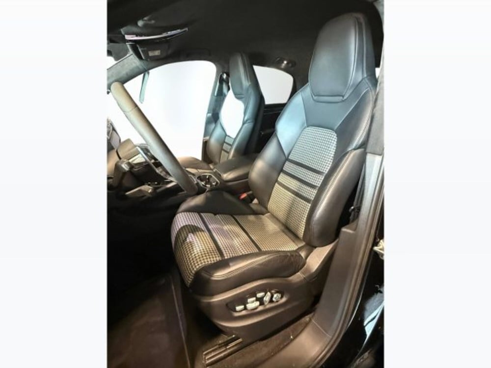 Porsche Cayenne usata a Teramo (9)