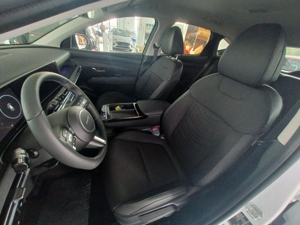 Hyundai Tucson nuova a Savona (9)