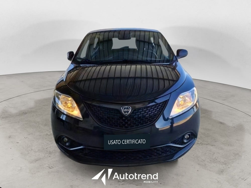 Lancia Ypsilon usata a Bari (3)