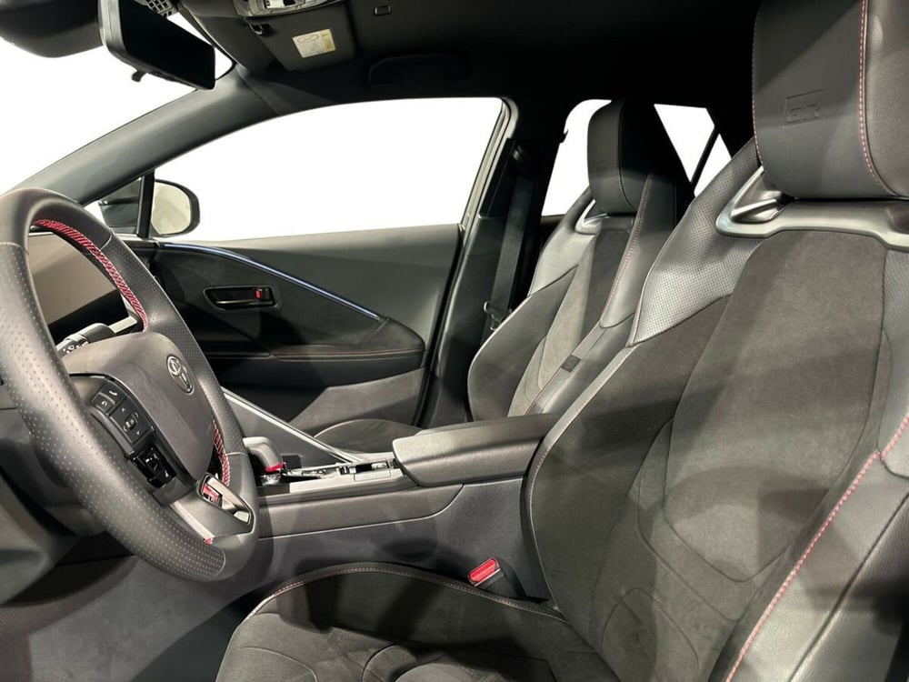 Toyota Toyota C-HR usata a Lecco (11)
