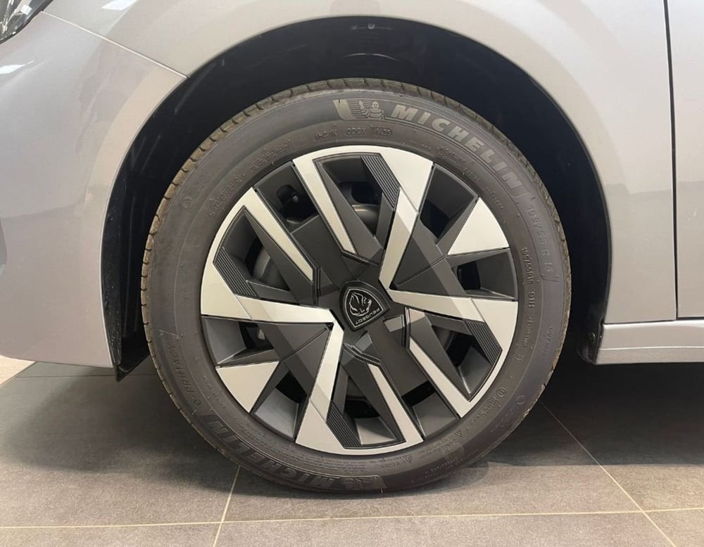 Peugeot 208 nuova a Ferrara (14)