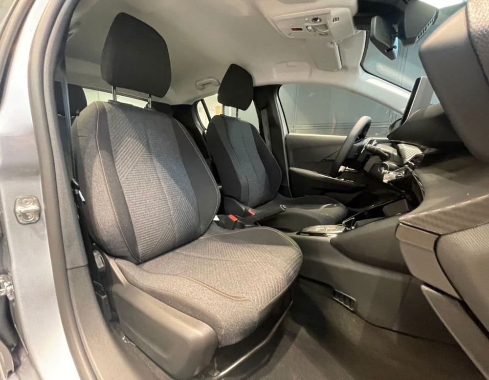 Peugeot 208 nuova a Ferrara (5)