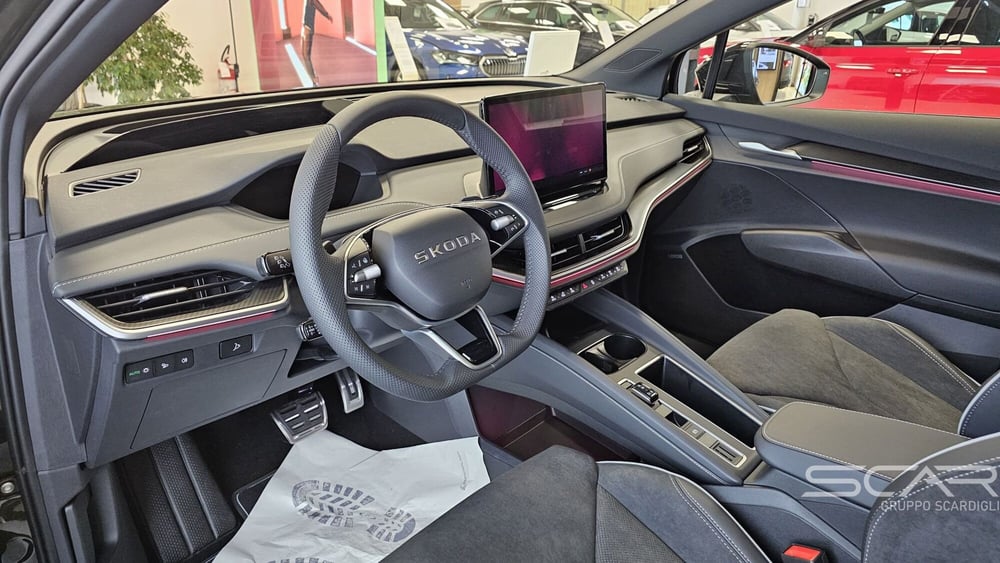 Skoda Enyaq Coupé nuova a Livorno (9)