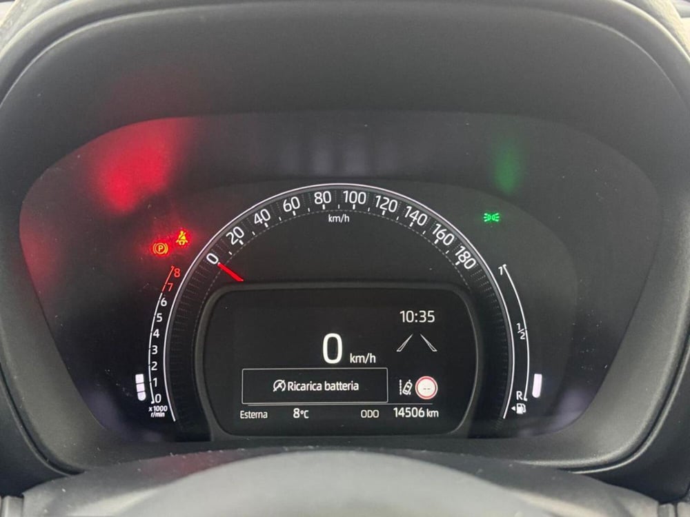 Toyota Aygo X usata a Como (12)