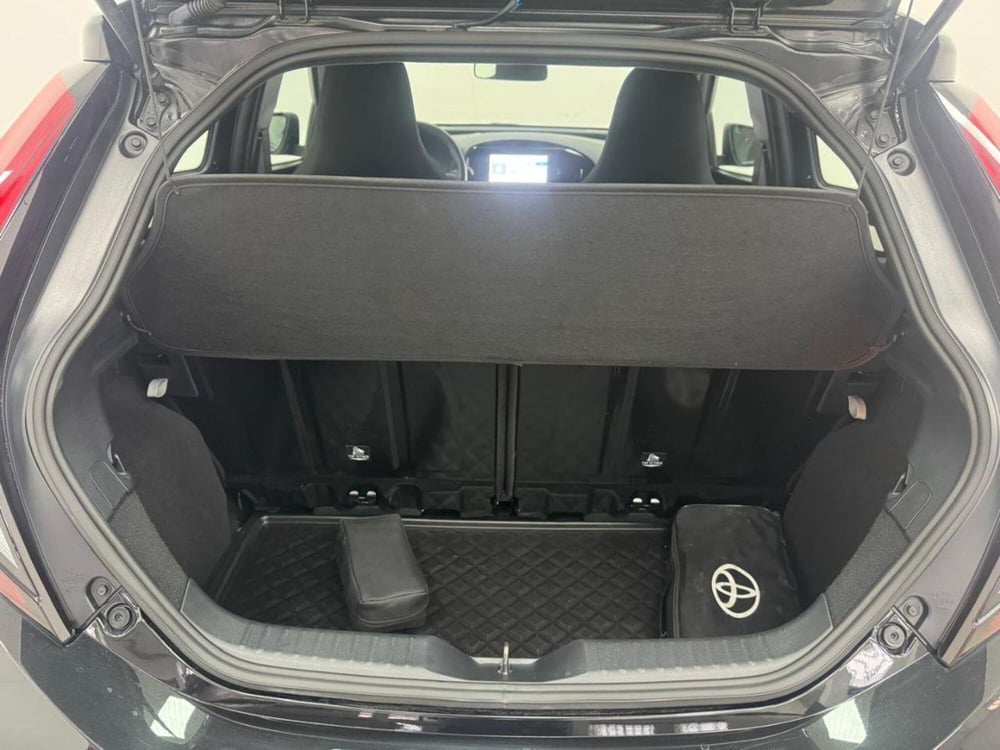 Toyota Aygo X usata a Como (19)