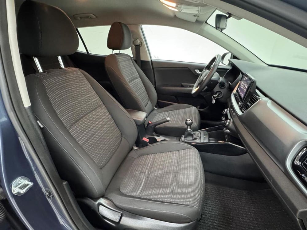 Kia Stonic usata  (3)