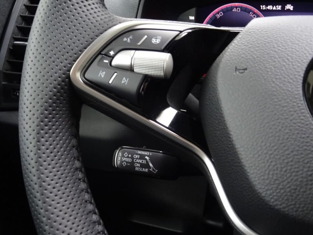 Skoda Karoq nuova a Como (11)