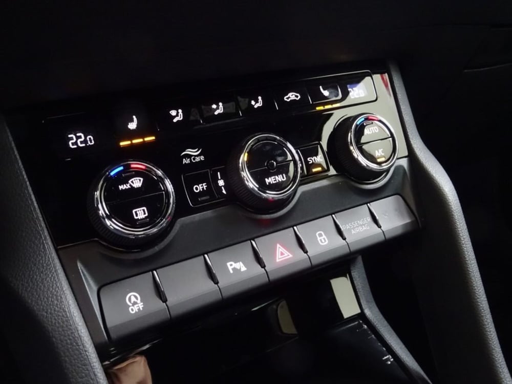 Skoda Karoq nuova a Como (16)
