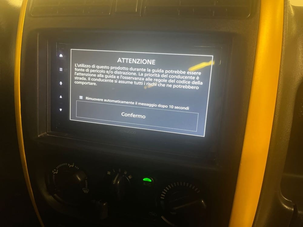 Suzuki Jimny usata a Milano (12)