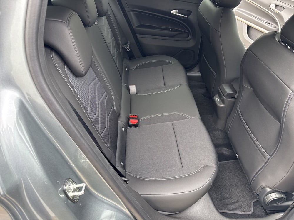 Jeep Avenger nuova  (8)