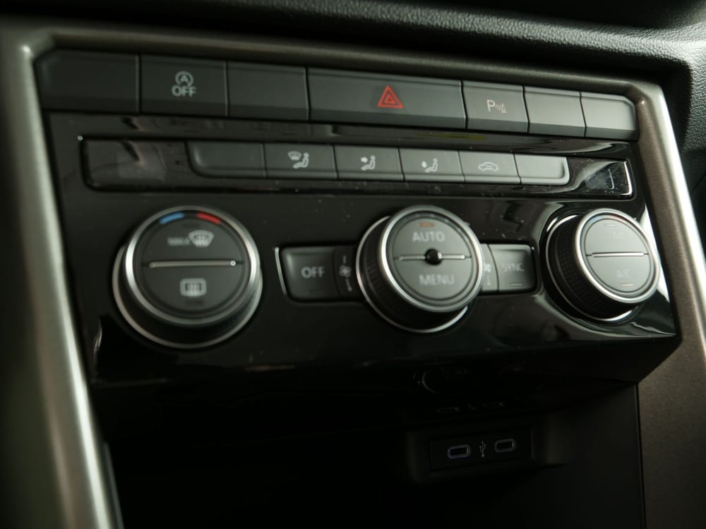 Volkswagen T-Roc usata a Padova (11)