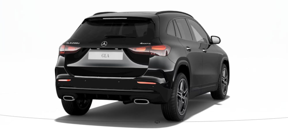Mercedes-Benz GLA SUV nuova a Trento (3)